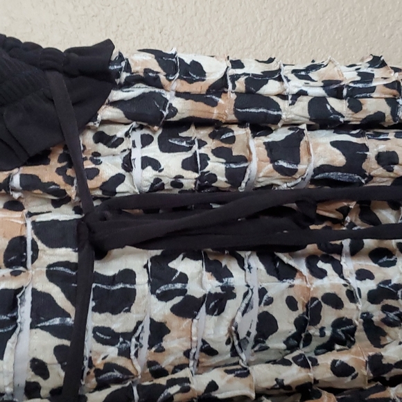 Girls black & leopard dress size 7. - Picture 4 of 7